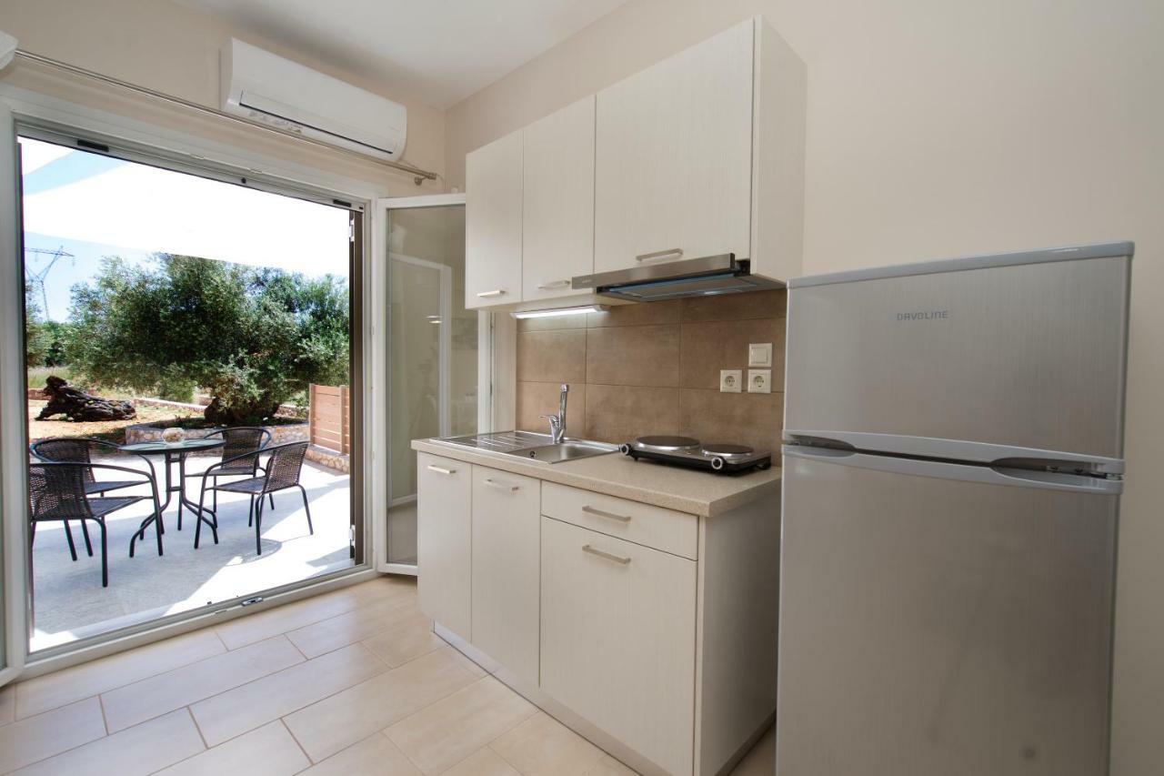 Rose Maisonette Razáta Екстериор снимка